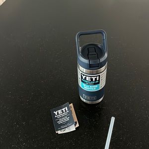 Yeti Rambler Junior Navy with extra straw